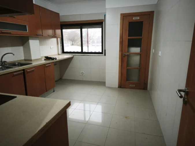 Apartamento T3 para Venda em Rio de Mouro Foto 4