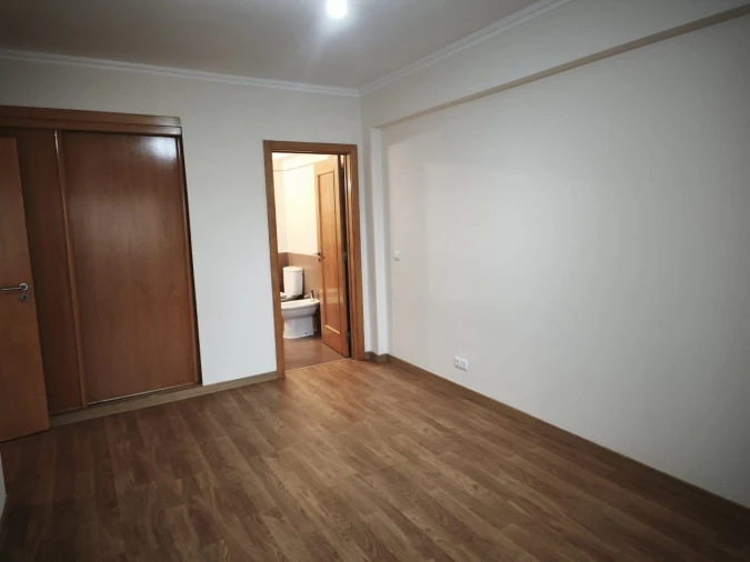 Apartamento T3 para Venda em Rio de Mouro Foto 11