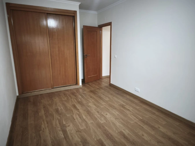 Apartamento T3 para Venda em Rio de Mouro Foto 12
