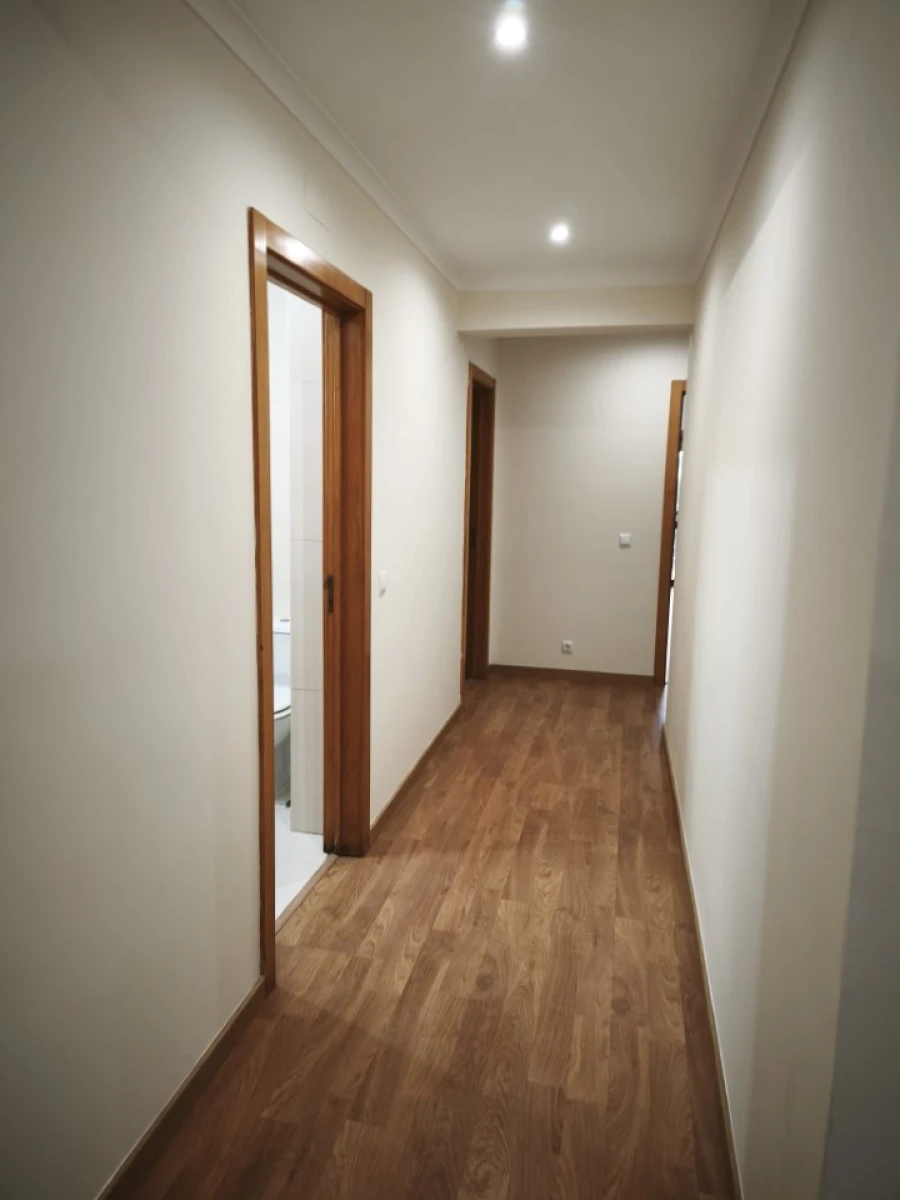 Apartamento T3 para Venda em Rio de Mouro Foto 21