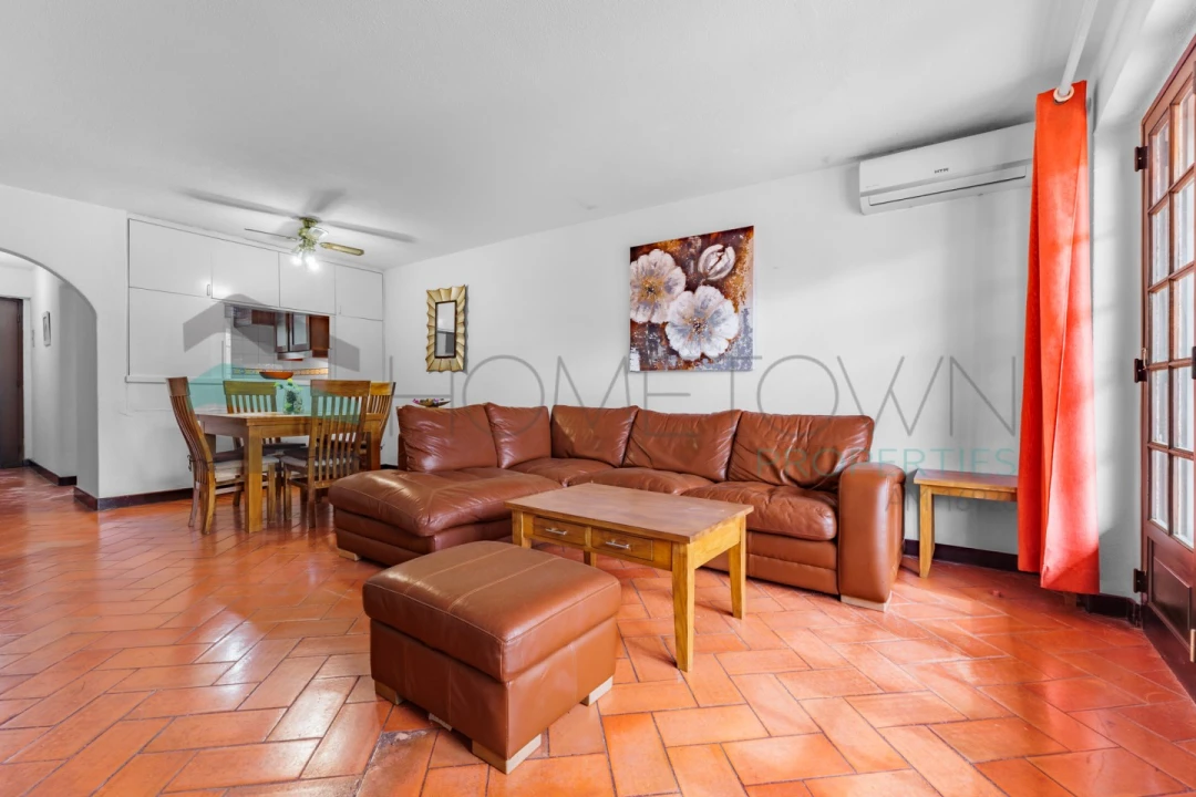 Apartamento T2 para Venda em Quarteira Foto 3