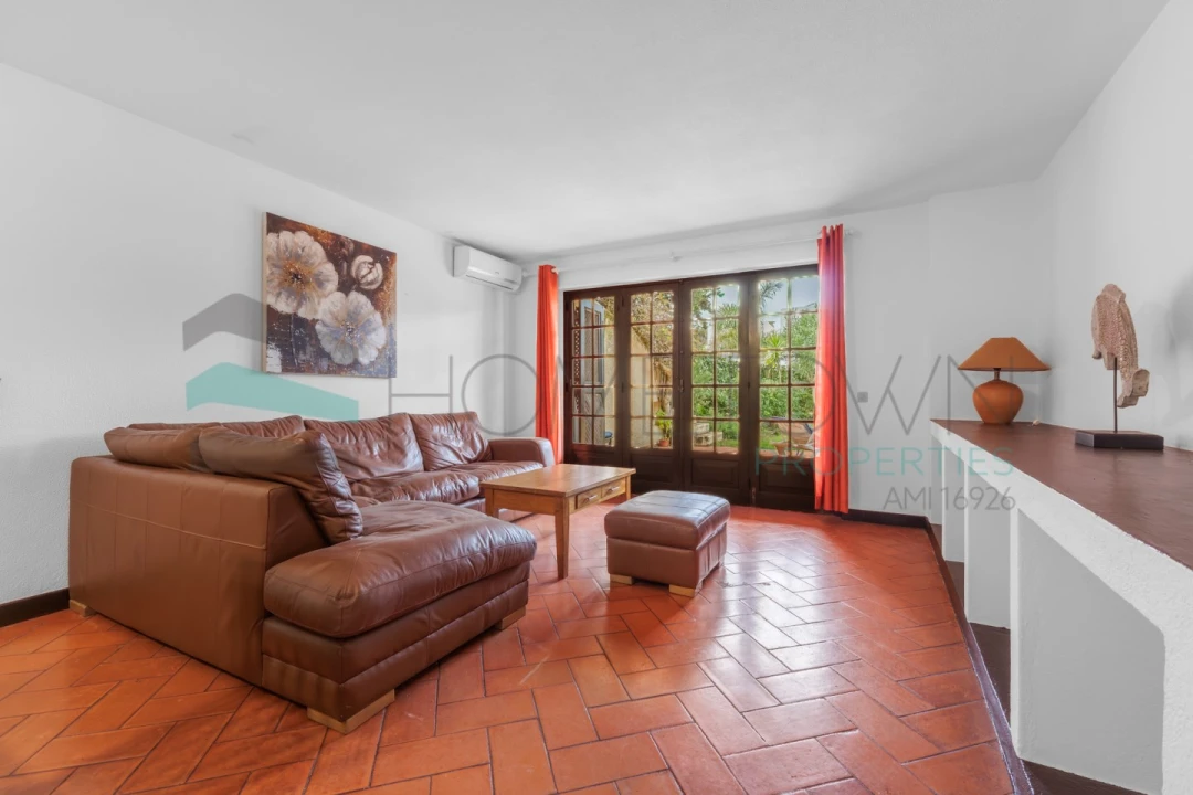 Apartamento T2 para Venda em Quarteira Foto 6