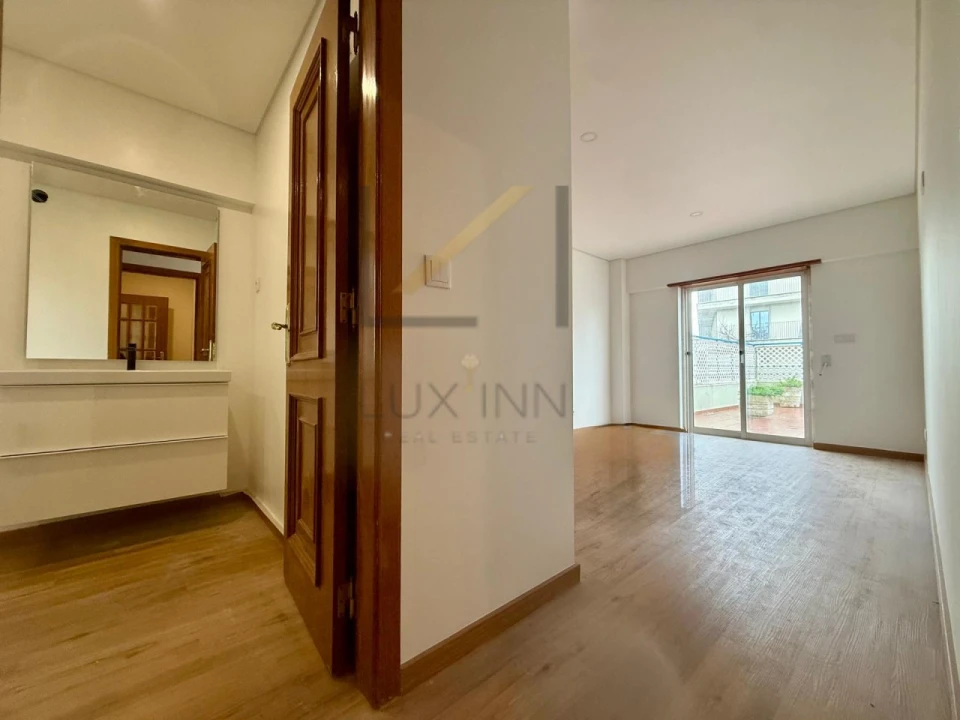 Apartamento T2 para Venda em Carcavelos e Parede Foto 11