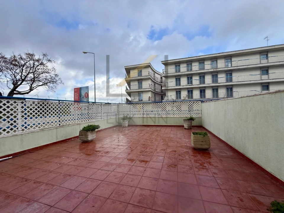 Apartamento T2 para Venda em Carcavelos e Parede Foto 17