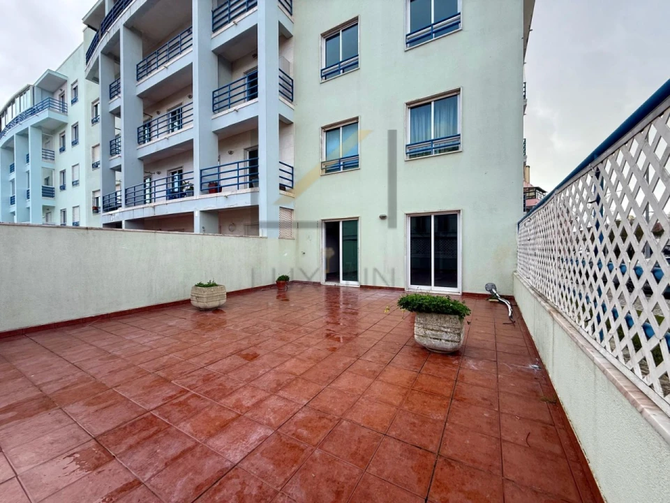 Apartamento T2 para Venda em Carcavelos e Parede Foto 18