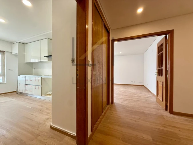 Apartamento T2 para Venda em Carcavelos e Parede Foto 2