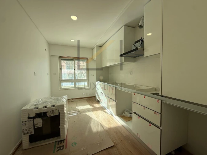 Apartamento T2 para Venda em Carcavelos e Parede Foto 4