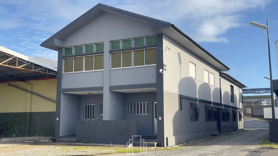 Armazém para Arrendamento em Avanca Foto 1