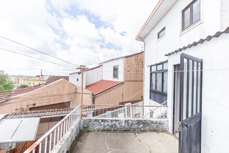 Moradia T3 para Arrendamento em Baguim do Monte (Rio Tinto) Foto 33