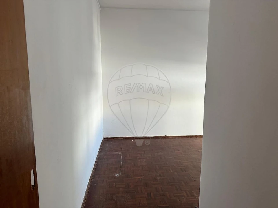 Apartamento T4 para Venda em Portimão Foto 8