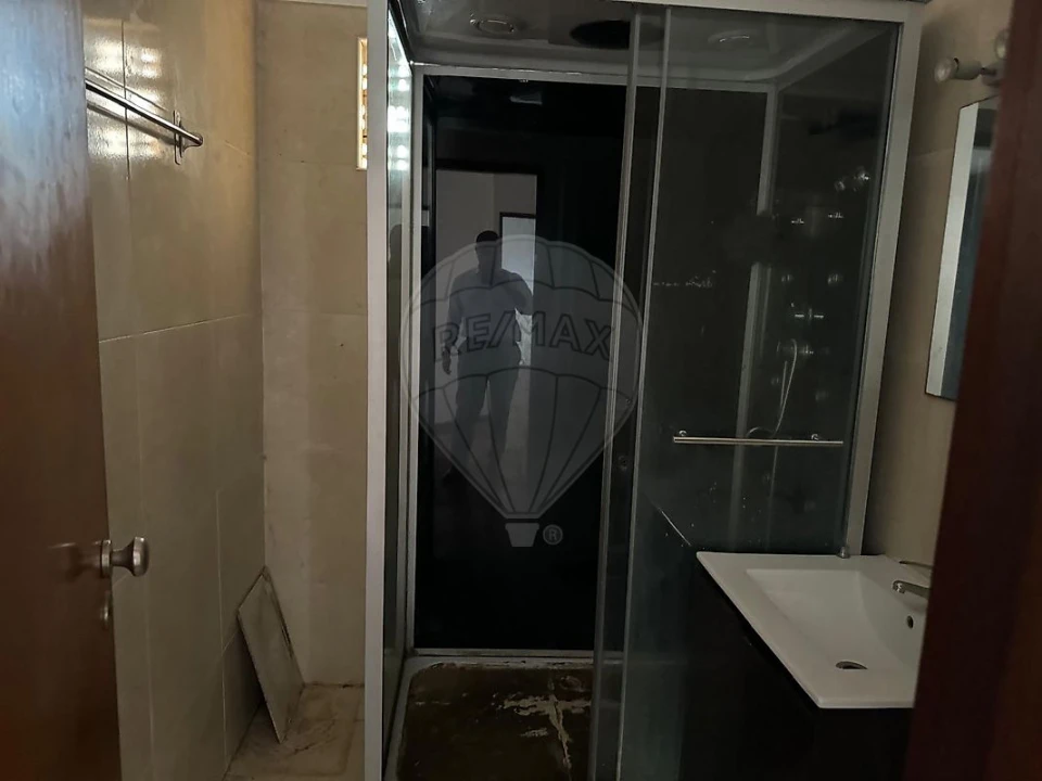 Apartamento T4 para Venda em Portimão Foto 28