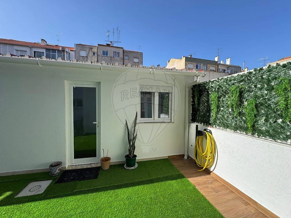 Apartamento T3 para Venda em Corroios Foto 10