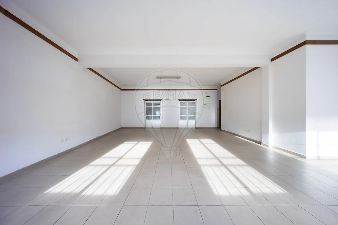 Loja para Venda em Cartaxo e Vale da Pinta Foto 8