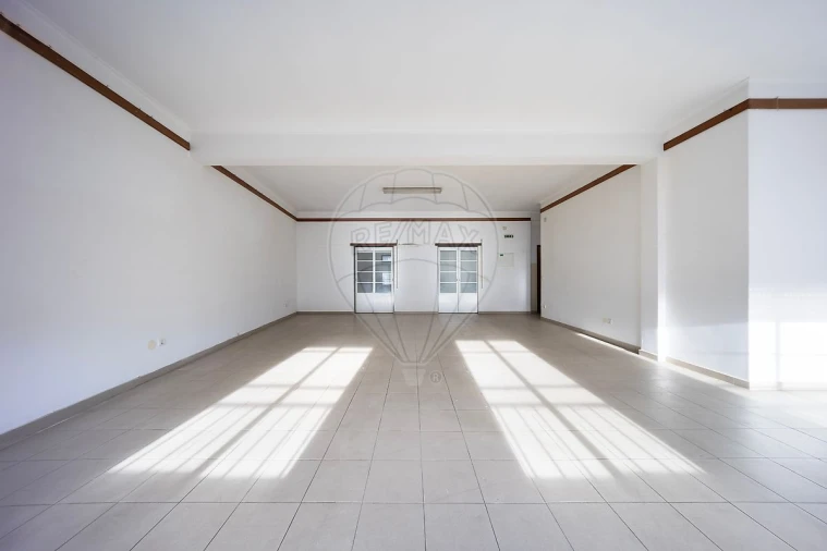 Loja para Venda em Cartaxo e Vale da Pinta Foto 8