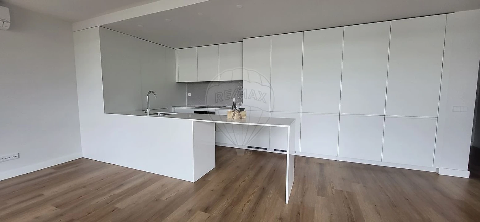 Apartamento T3 para Venda em Algés, Linda-A-Velha e Cruz Quebrada-Dafundo Foto 1