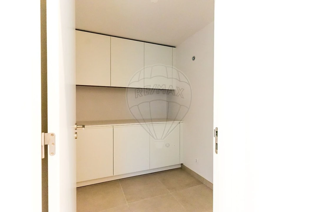 Apartamento T3 para Venda em Algés, Linda-A-Velha e Cruz Quebrada-Dafundo Foto 8