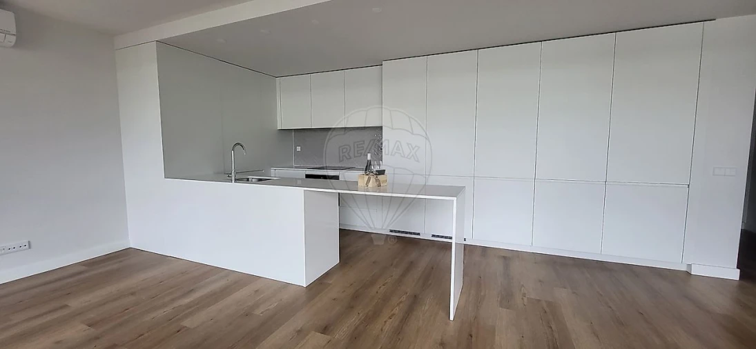 Apartamento T3 para Venda em Algés, Linda-A-Velha e Cruz Quebrada-Dafundo Foto 1