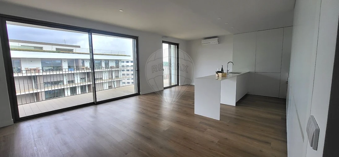 Apartamento T3 para Venda em Algés, Linda-A-Velha e Cruz Quebrada-Dafundo Foto 2