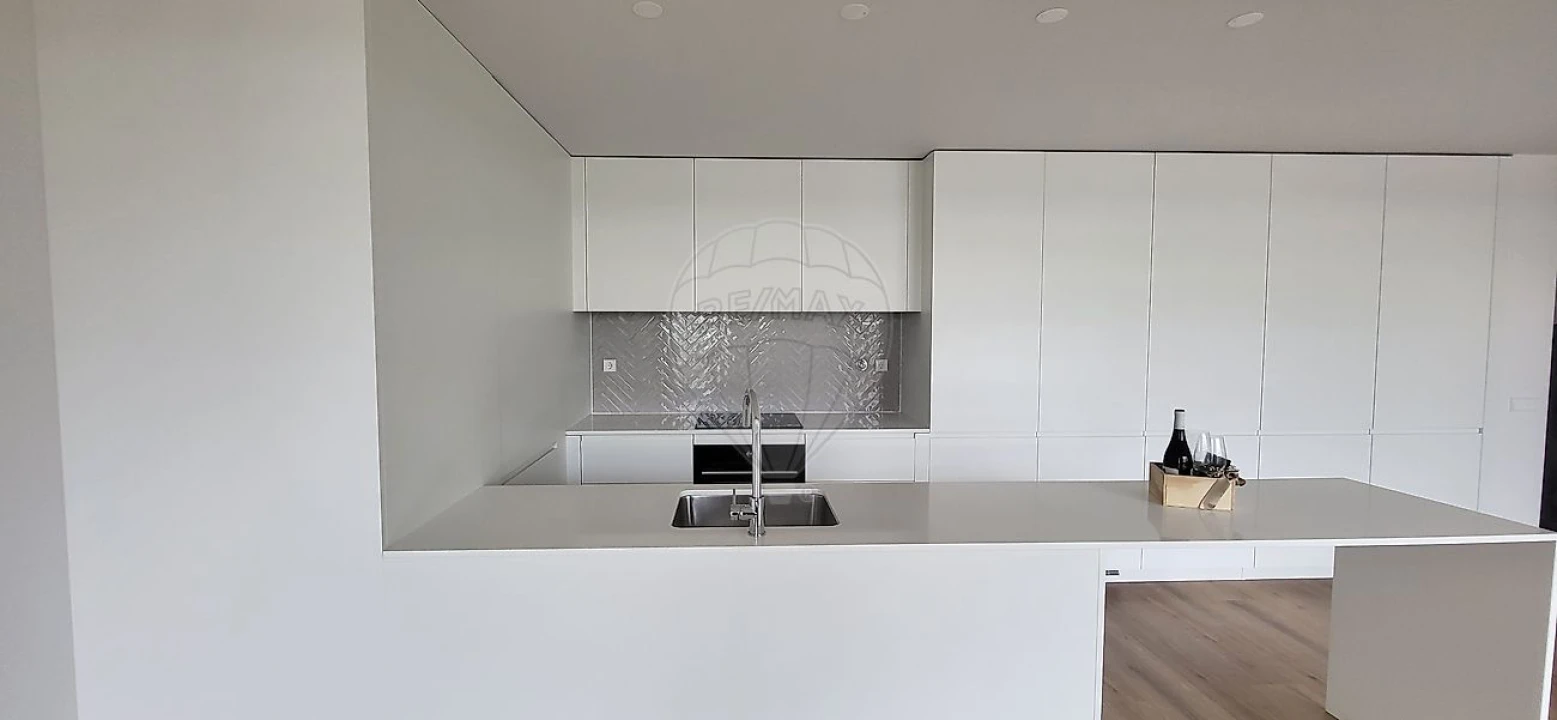 Apartamento T3 para Venda em Algés, Linda-A-Velha e Cruz Quebrada-Dafundo Foto 4