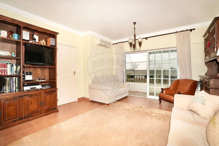 Moradia T3 para Venda em Alverca do Ribatejo e Sobralinho Foto 3