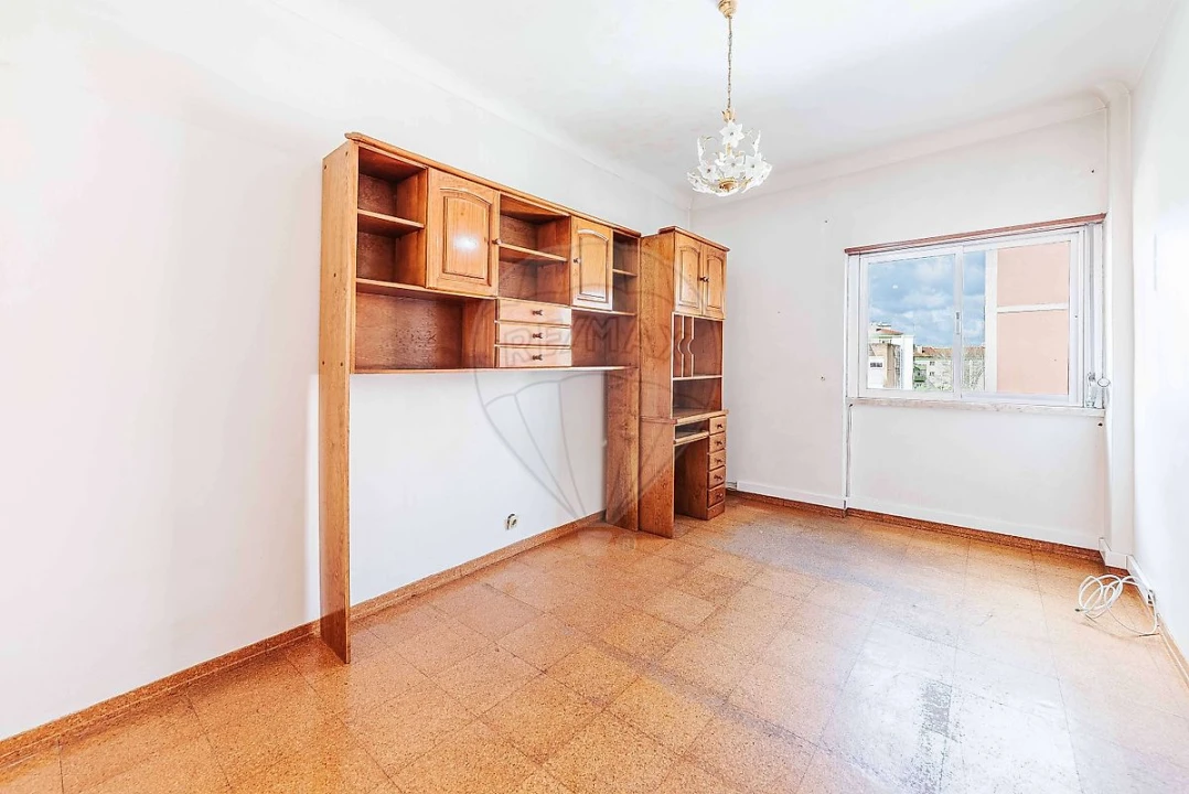 Apartamento T2 para Venda em Agualva e Mira-Sintra Foto 26