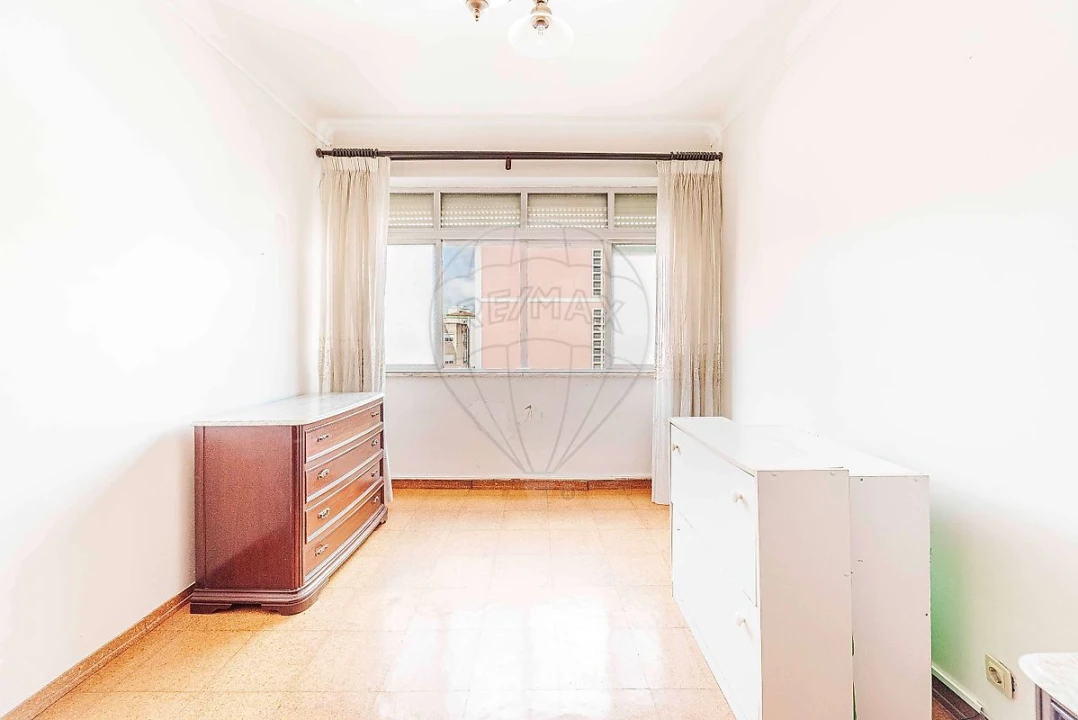 Apartamento T2 para Venda em Agualva e Mira-Sintra Foto 17