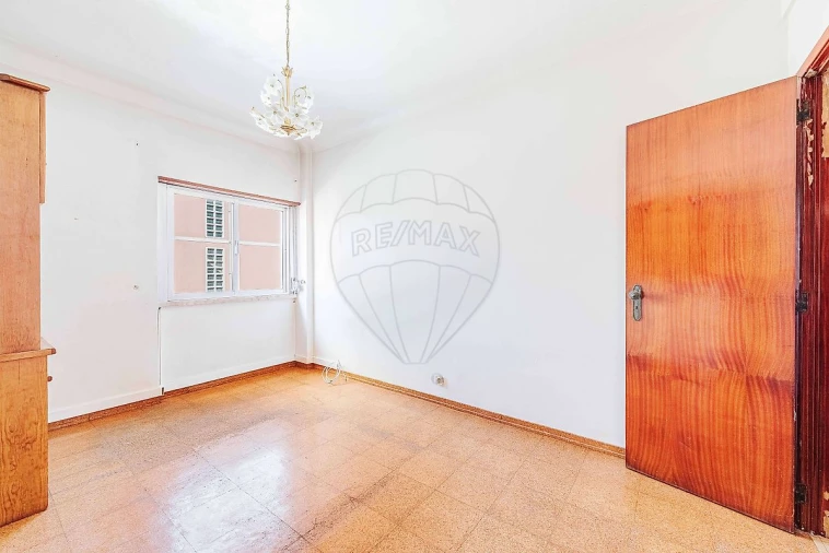 Apartamento T2 para Venda em Agualva e Mira-Sintra Foto 27