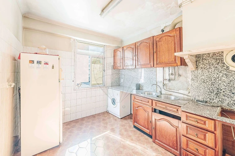 Apartamento T2 para Venda em Agualva e Mira-Sintra Foto 9