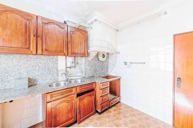 Apartamento T2 para Venda em Agualva e Mira-Sintra Foto 12