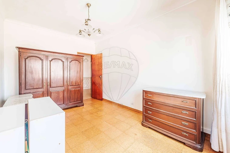 Apartamento T2 para Venda em Agualva e Mira-Sintra Foto 18