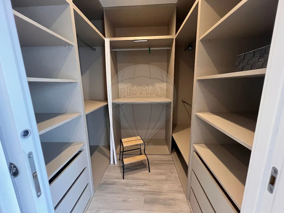 Moradia T4 para Arrendamento em Fernao Ferro Foto 27