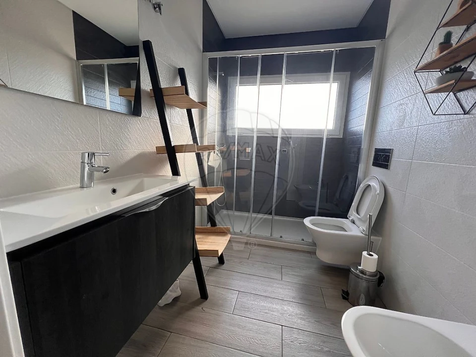 Moradia T4 para Arrendamento em Fernao Ferro Foto 20