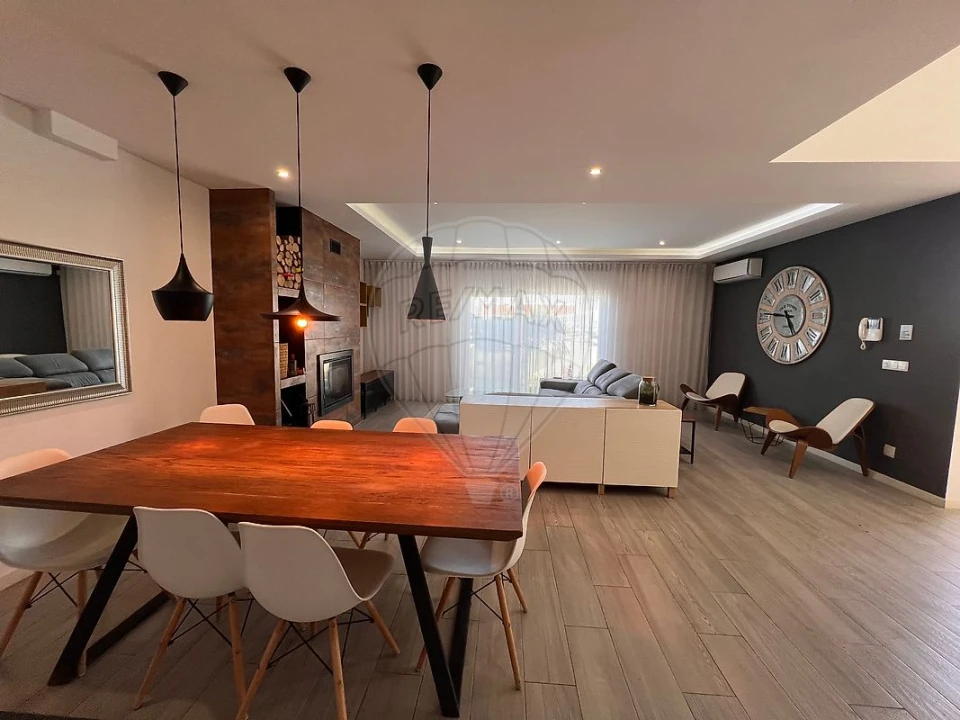 Moradia T4 para Arrendamento em Fernao Ferro Foto 14