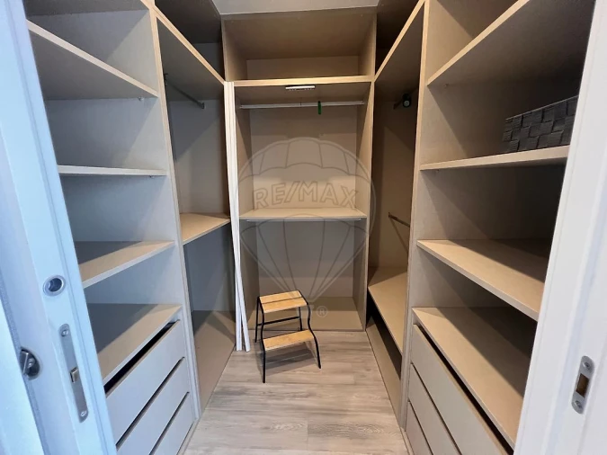 Moradia T4 para Arrendamento em Fernao Ferro Foto 27