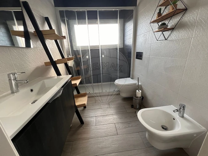 Moradia T4 para Arrendamento em Fernao Ferro Foto 23