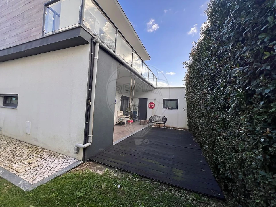 Moradia T4 para Arrendamento em Fernao Ferro Foto 4