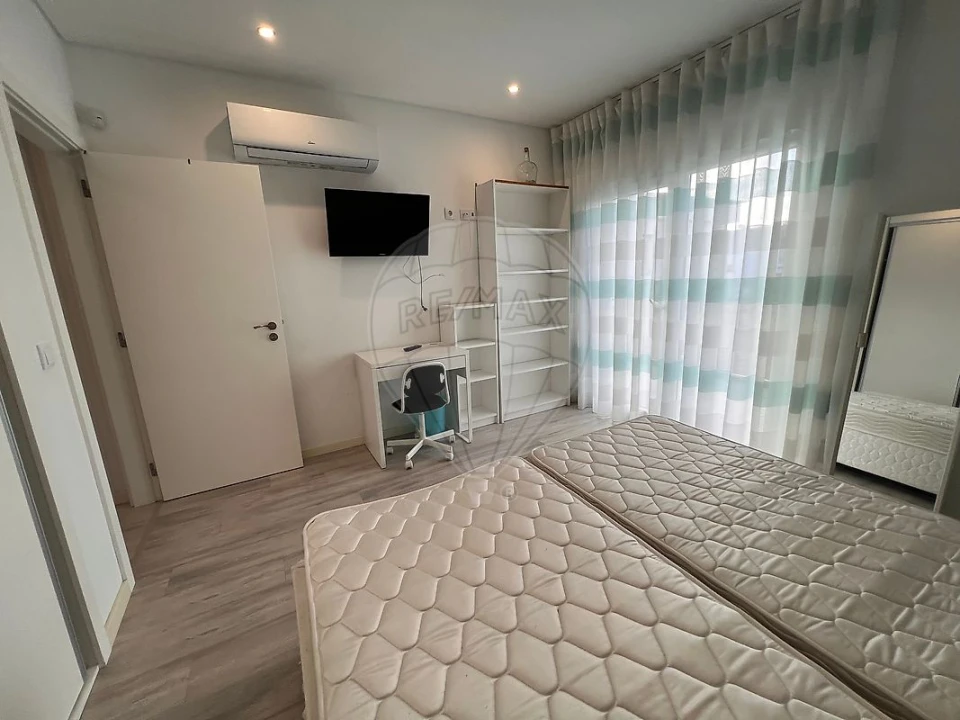 Moradia T4 para Arrendamento em Fernao Ferro Foto 35