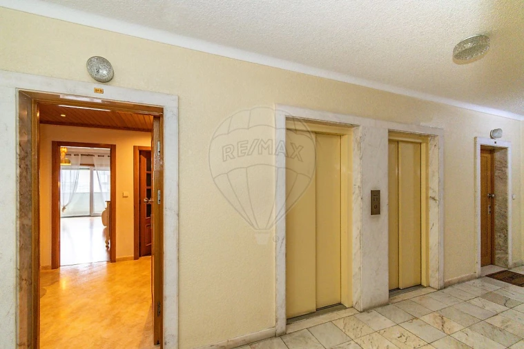 Apartamento T2 para Venda em Póvoa de Santa Iria e Forte da Casa Foto 24