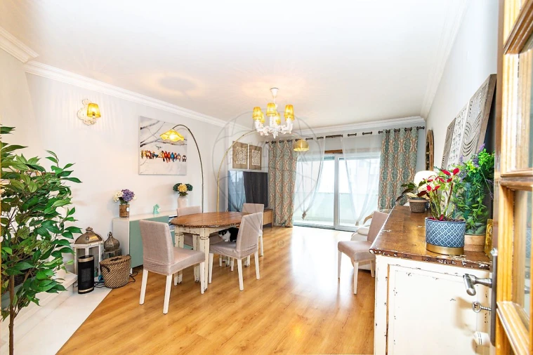 Apartamento T2 para Venda em Póvoa de Santa Iria e Forte da Casa Foto 18