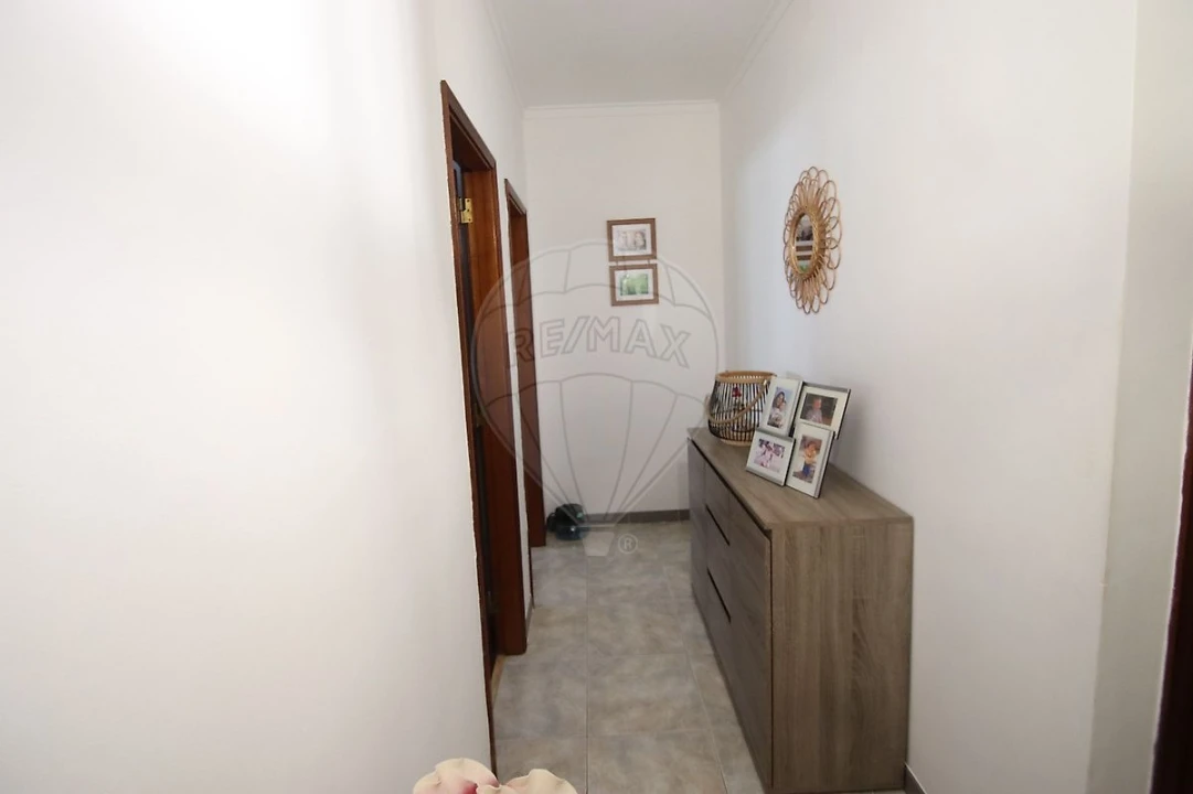 Apartamento T3 para Venda em Castanheira do Ribatejo e Cachoeiras Foto 3