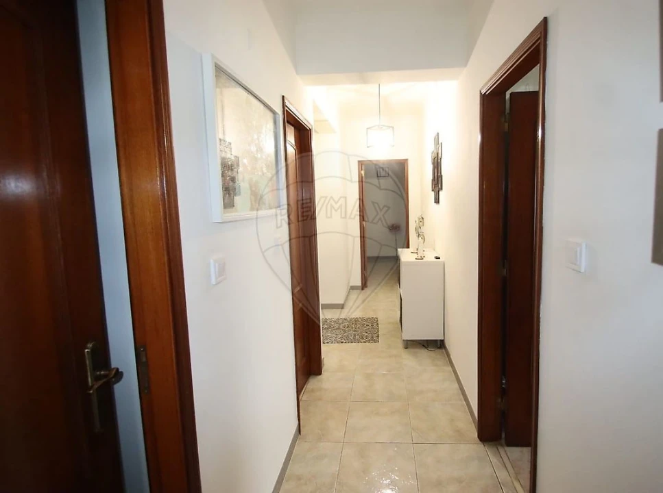 Apartamento T3 para Venda em Castanheira do Ribatejo e Cachoeiras Foto 8