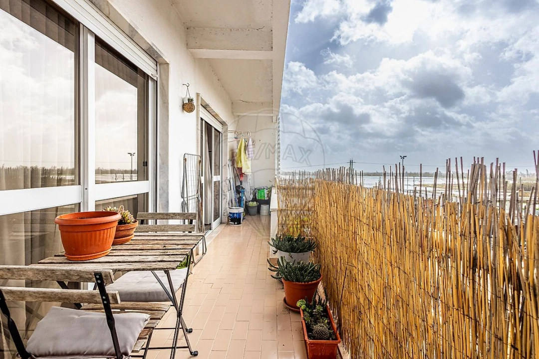 Apartamento T2 para Venda em Azambuja Foto 10