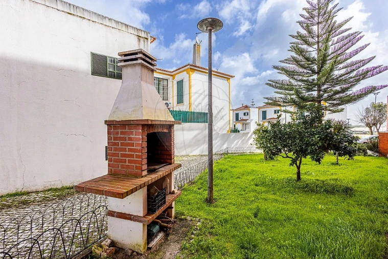 Apartamento T2 para Venda em Azambuja Foto 19