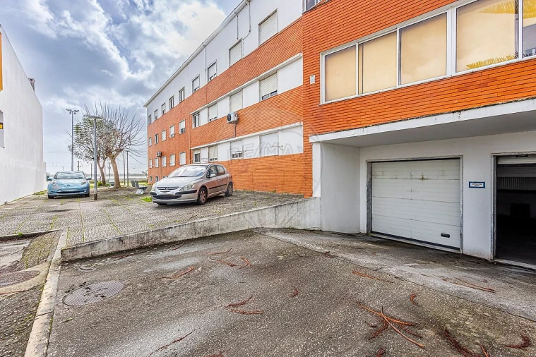 Apartamento T2 para Venda em Azambuja Foto 15