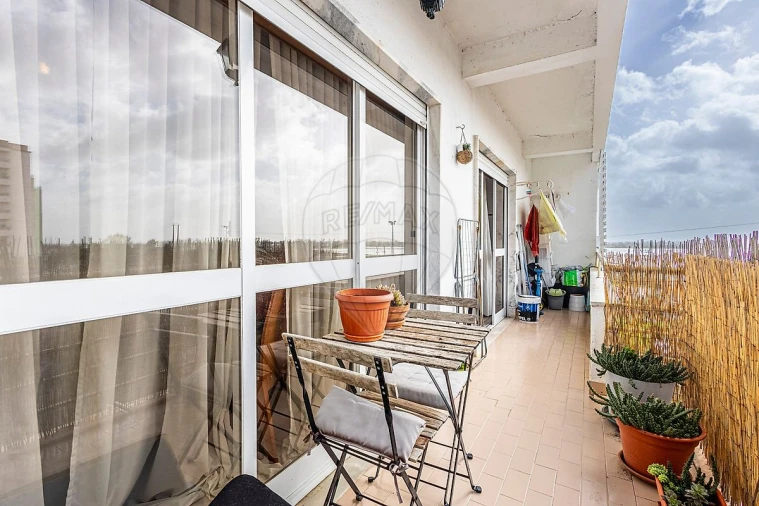 Apartamento T2 para Venda em Azambuja Foto 11