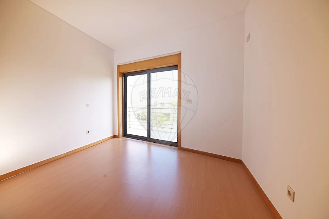 Apartamento T4 para Venda em Pinhal Novo Foto 25
