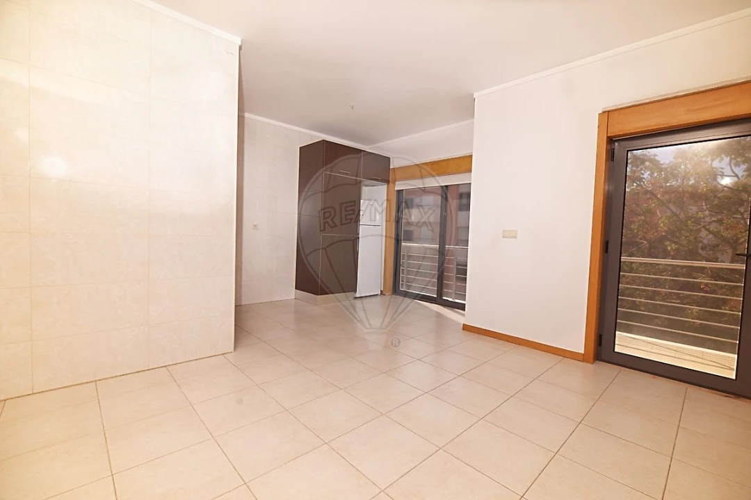 Apartamento T4 para Venda em Pinhal Novo Foto 1