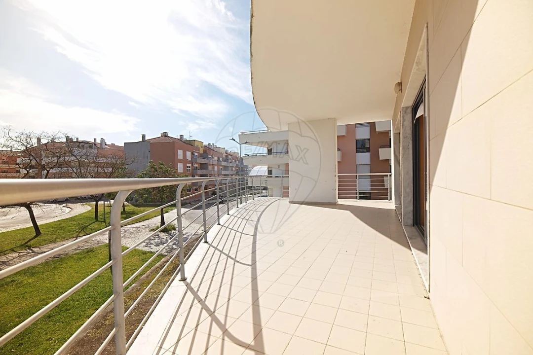 Apartamento T4 para Venda em Pinhal Novo Foto 17