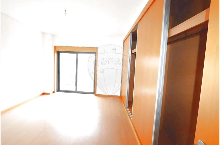 Apartamento T4 para Venda em Pinhal Novo Foto 2