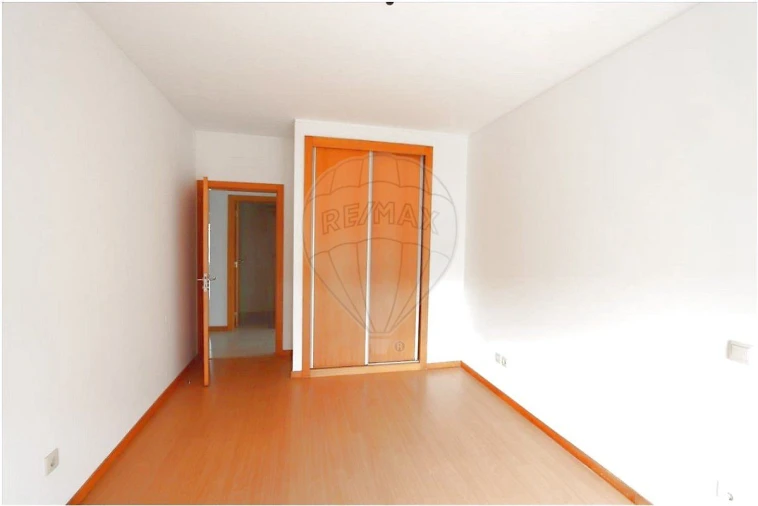 Apartamento T4 para Venda em Pinhal Novo Foto 8